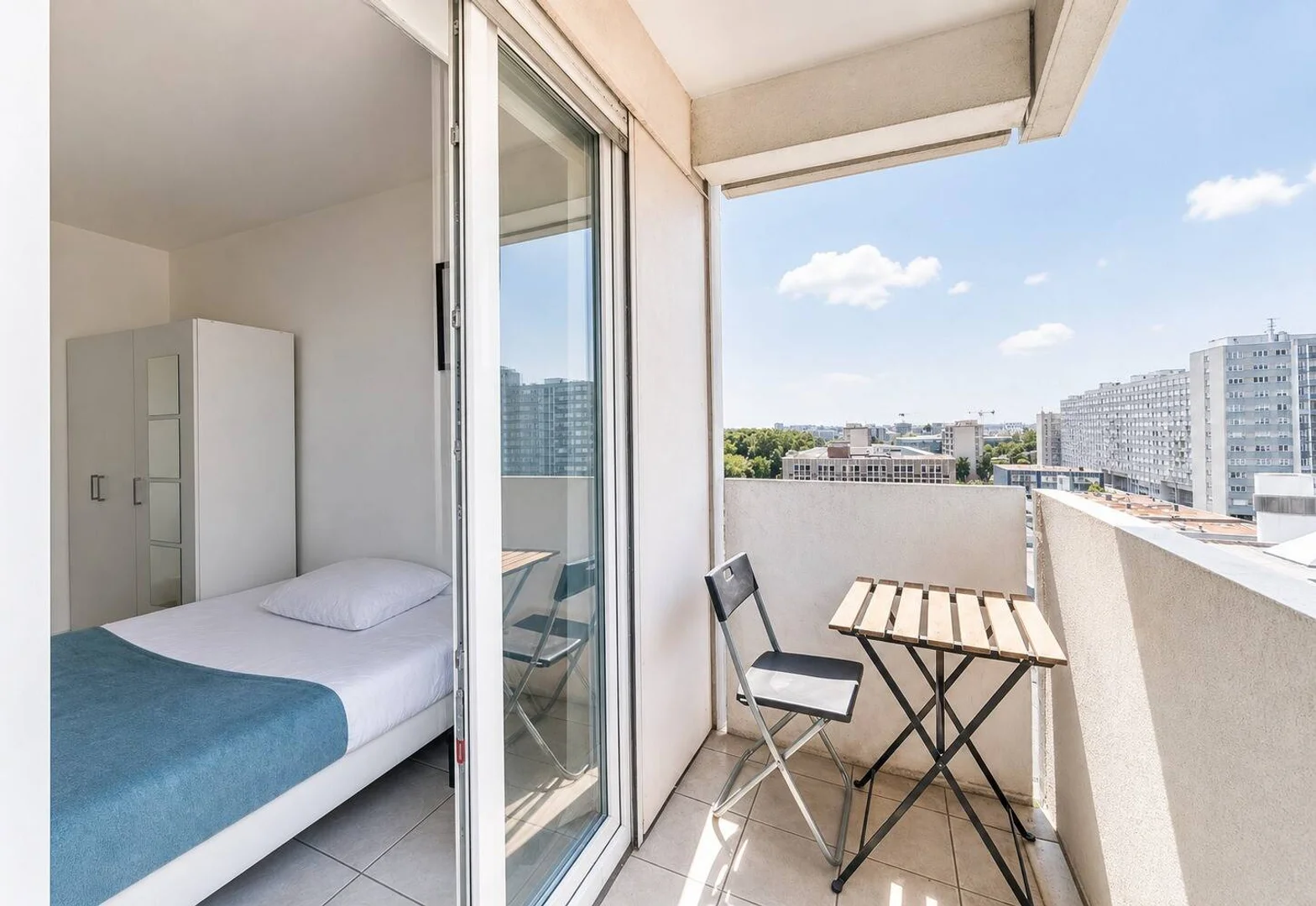 Habitación estudiantil económica con ubicación conveniente en 