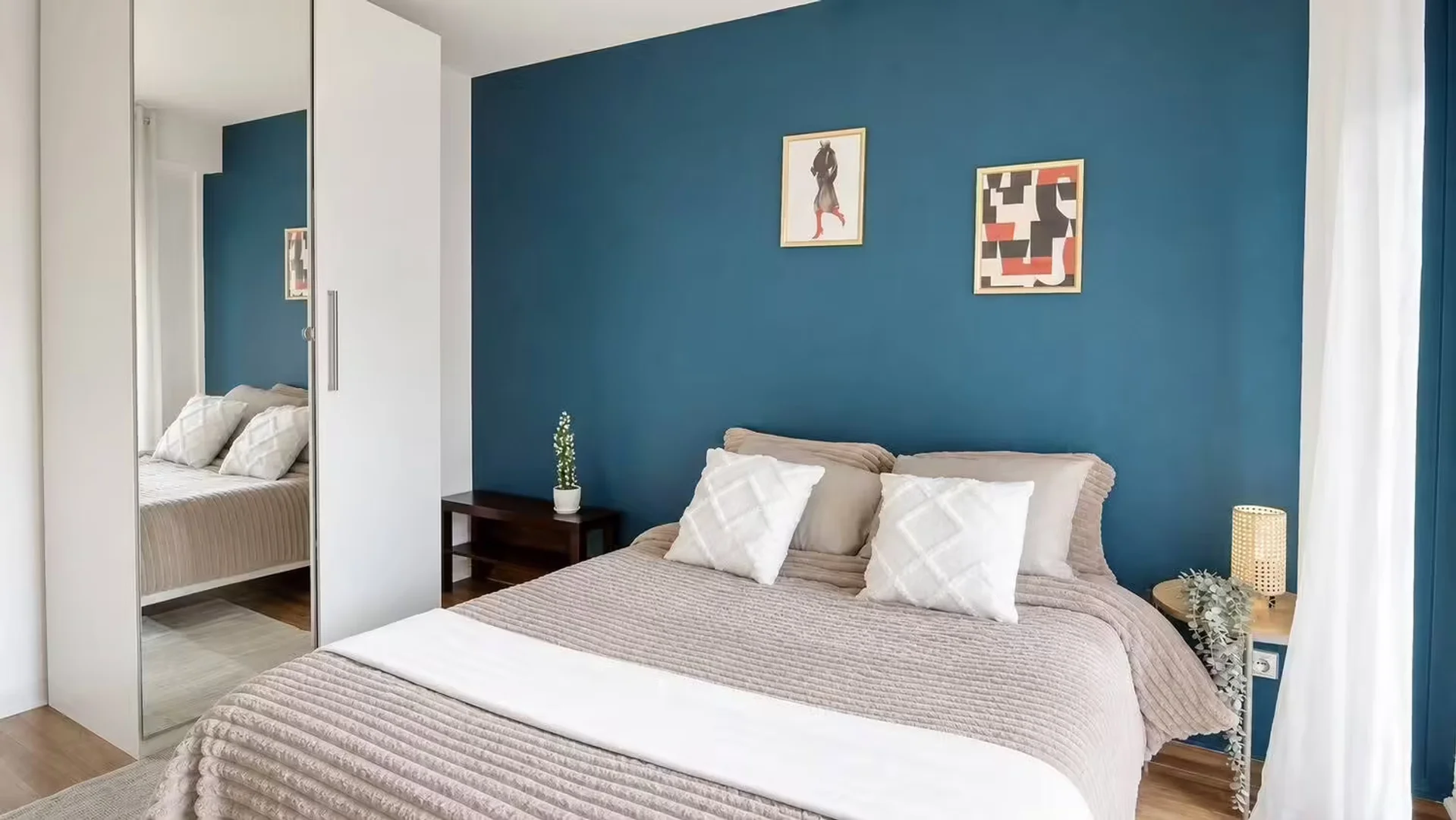Room for rent in student apartment in , fully furnished