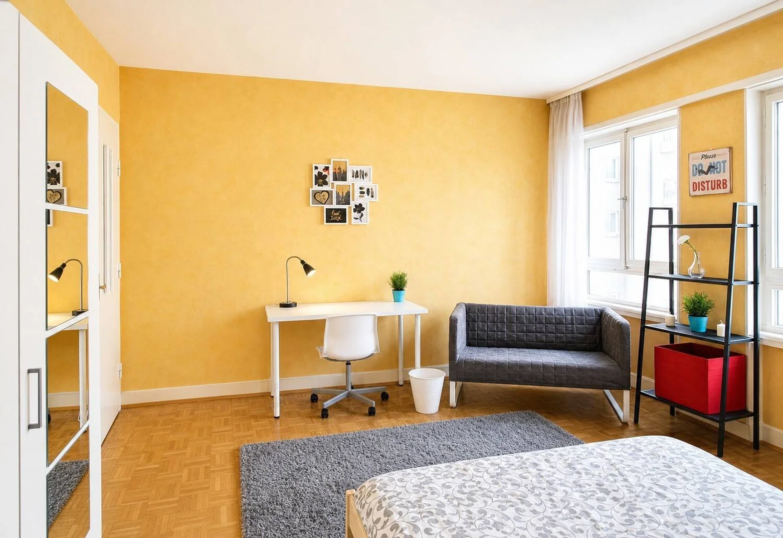 Student-friendly room in  with modern amenities