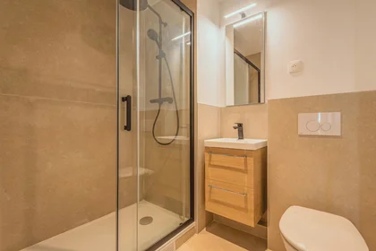 私人房间 在 Quai de Halage, Buttes-Halage, 10的图像5