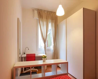 Stanza privata in Via delle Lame, 92, 40122 Bologna BO, Italy, immagine 1 di 10