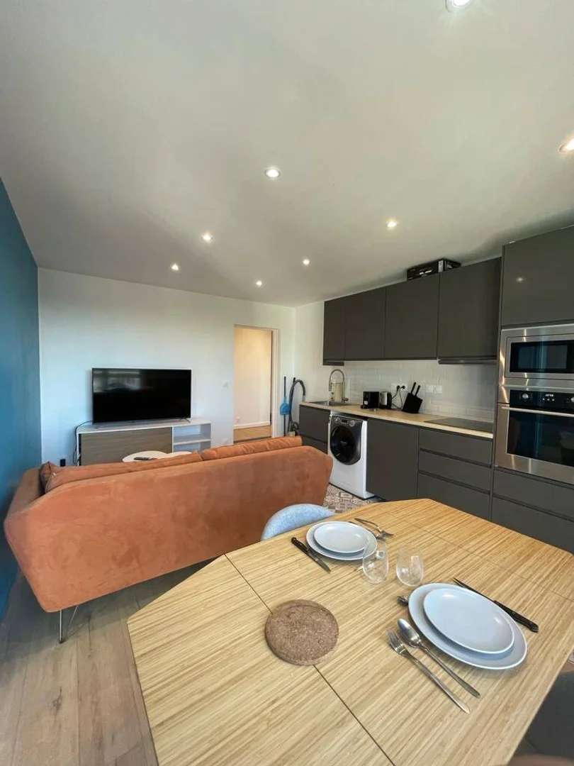 Room for rent in student apartment in , fully furnished