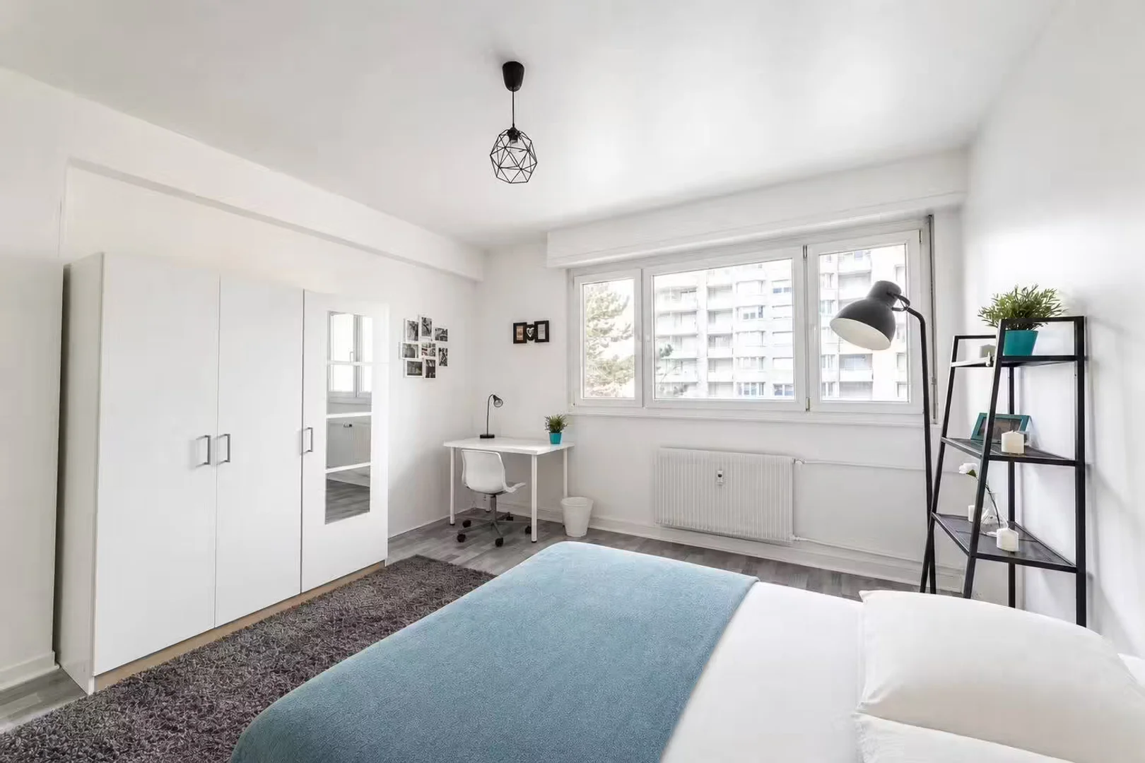 Habitación en apartamento estudiantil en alquiler en , completamente amueblado