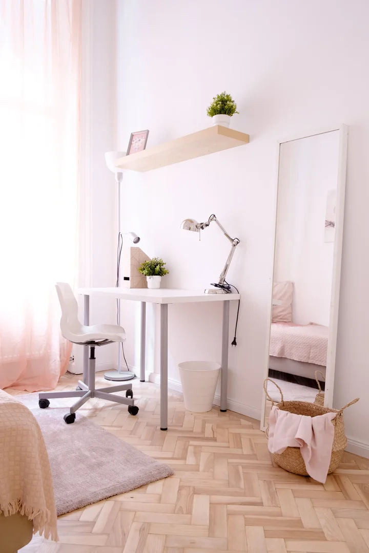 Quarto acolhedor para estudantes disponível em