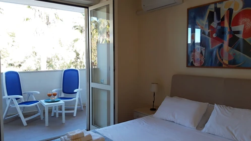 Lecce de tamamen mobilyalı daire