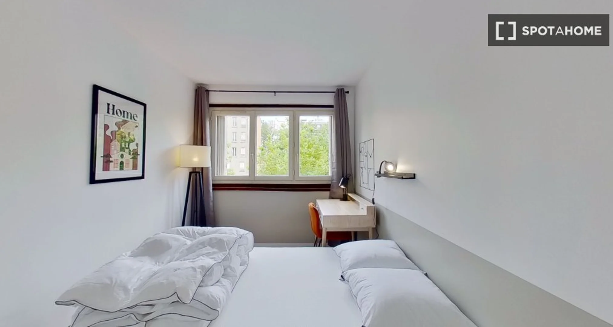 Budget-friendly student room close to campus in 