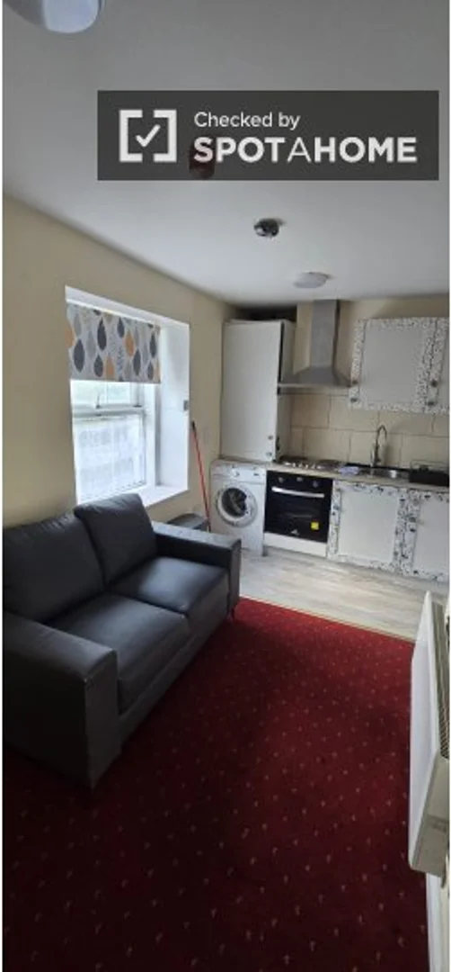 Modern student studio with complete amenities in 