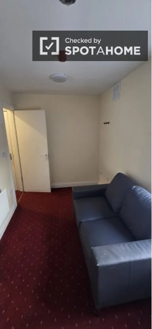 Compact studio apartment ideal for students in 