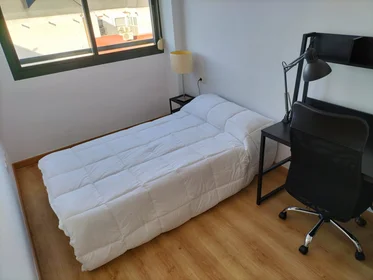 Privatzimmer in der Carrer del Riu Jalón, 2, 46022 València, Valencia, Spagna, bild 1 von 20