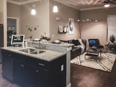 Apartamento inteiro em residência em 740 W Chimes St, Baton Rouge, LA 70802, United States, imagem 32 de 41