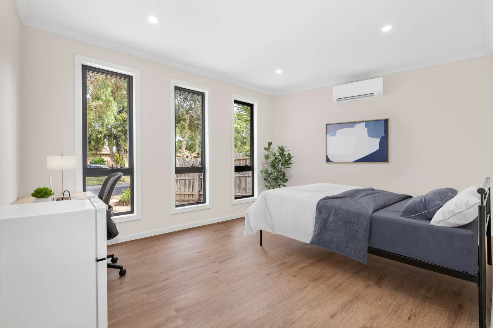 Jasny i przestronny pokój studencki z łatwym dostępem do uniwersytetu w 