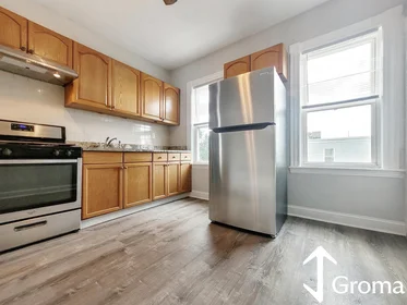 Logement entier en résidence à 35, Dunlap St., Unit 3, Dorchester, Boston, MA, 02124, image 4 de 9