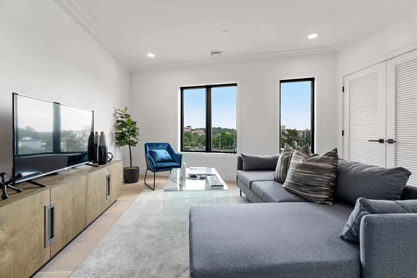 50, Leo M. Birmingham Pkwy., Unit 505, Brighton, Boston, MA, 02135