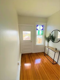 Logement entier en résidence à 27, Langley Rd., Unit 2, Brighton, Boston, MA, 02135, image 4 de 14