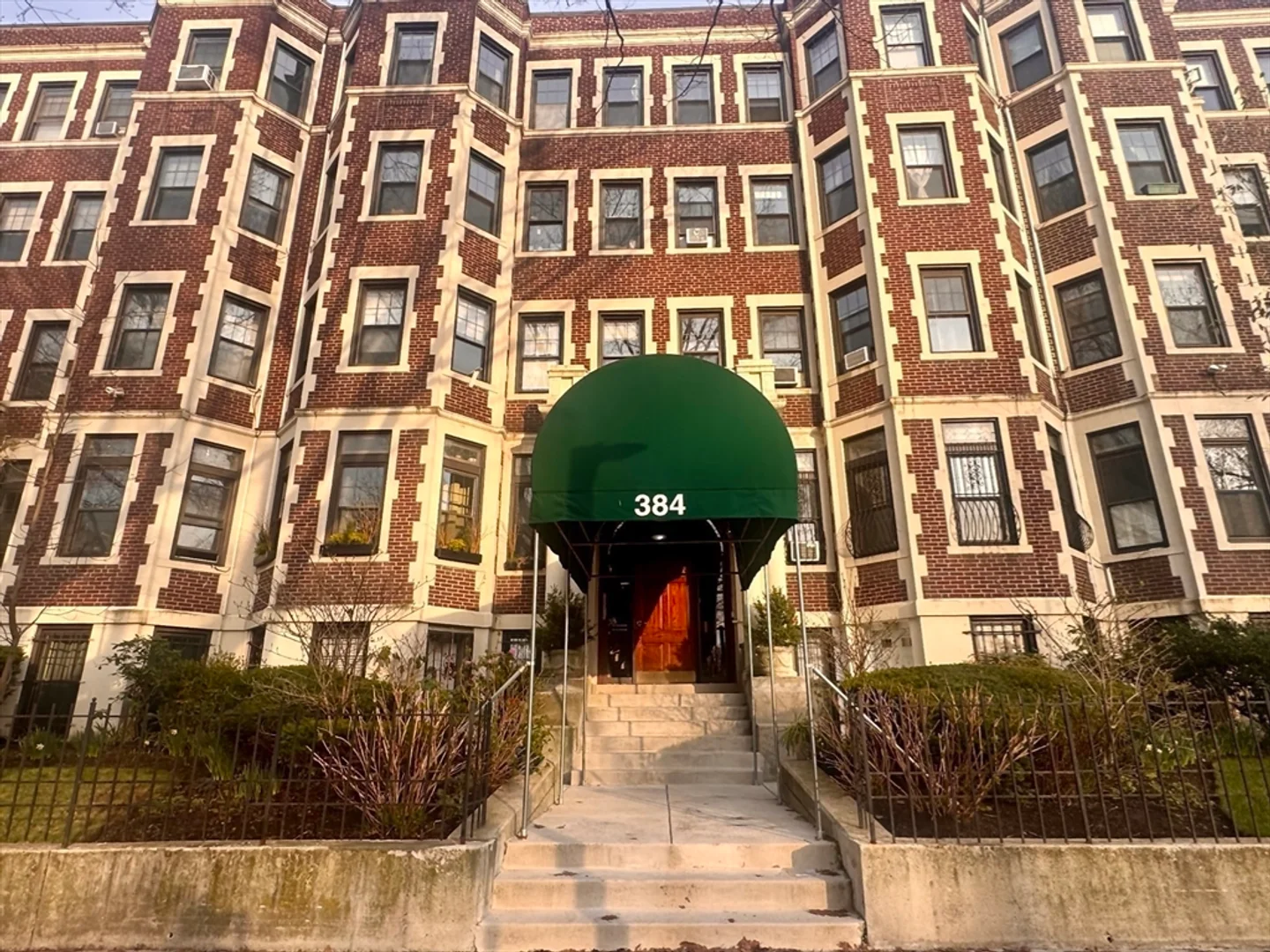 384, Riverway, Unit B, Mission Hill, Boston, MA, 02115