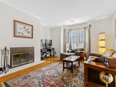 Toda a acomodação em 13, Monument Sq., Unit 1, Charlestown, Boston, MA, 02129, imagem 1 de 10