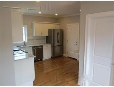 Logement entier en résidence à 43, Rogers, Unit 1, South Boston, Boston, MA, 02127, image 6 de 11