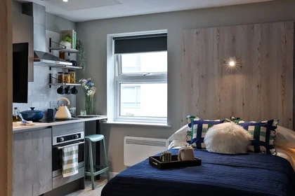Chambre privée à Bristol Road, image 1 de 10