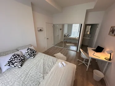 Privatzimmer in der 20 Tubman Ave, bild 1 von 10