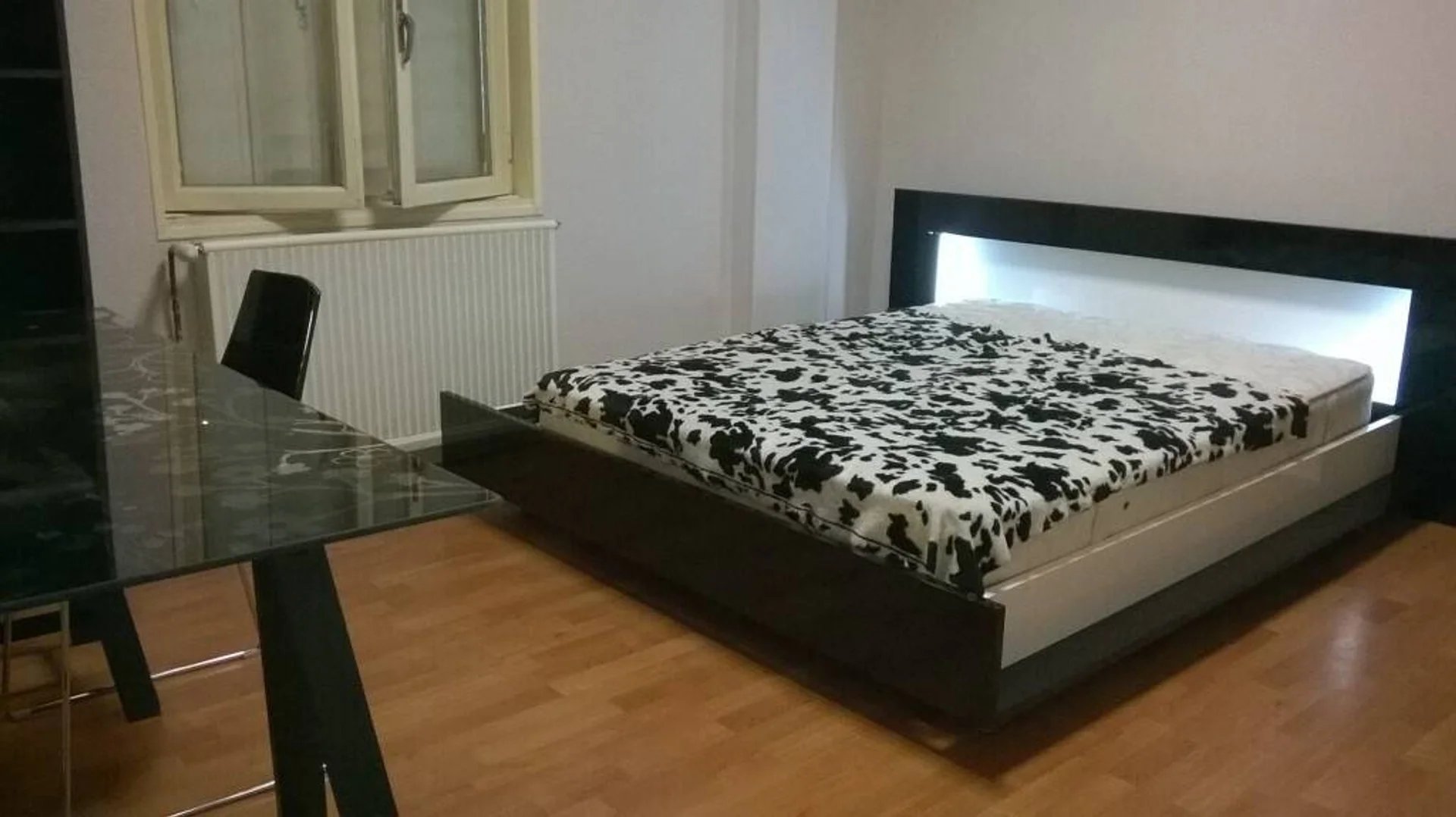 Öğrenciler için rahat oda  bölgesinde mevcut