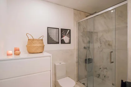 Logement entier à Tv. do Noronha 1, 1250-120 Lisboa, Portugal, image 22 de 23