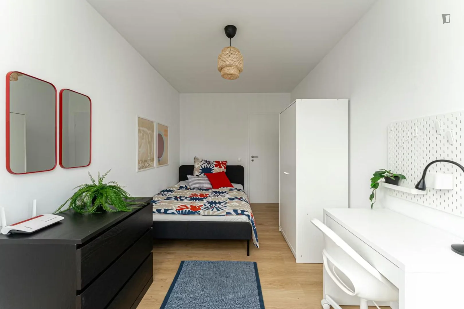 Cozy room for students available in 