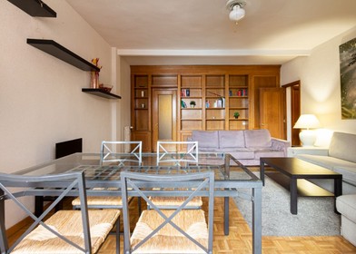 Pokój do wynajęcia we wspólnym mieszkaniu w Badajoz
