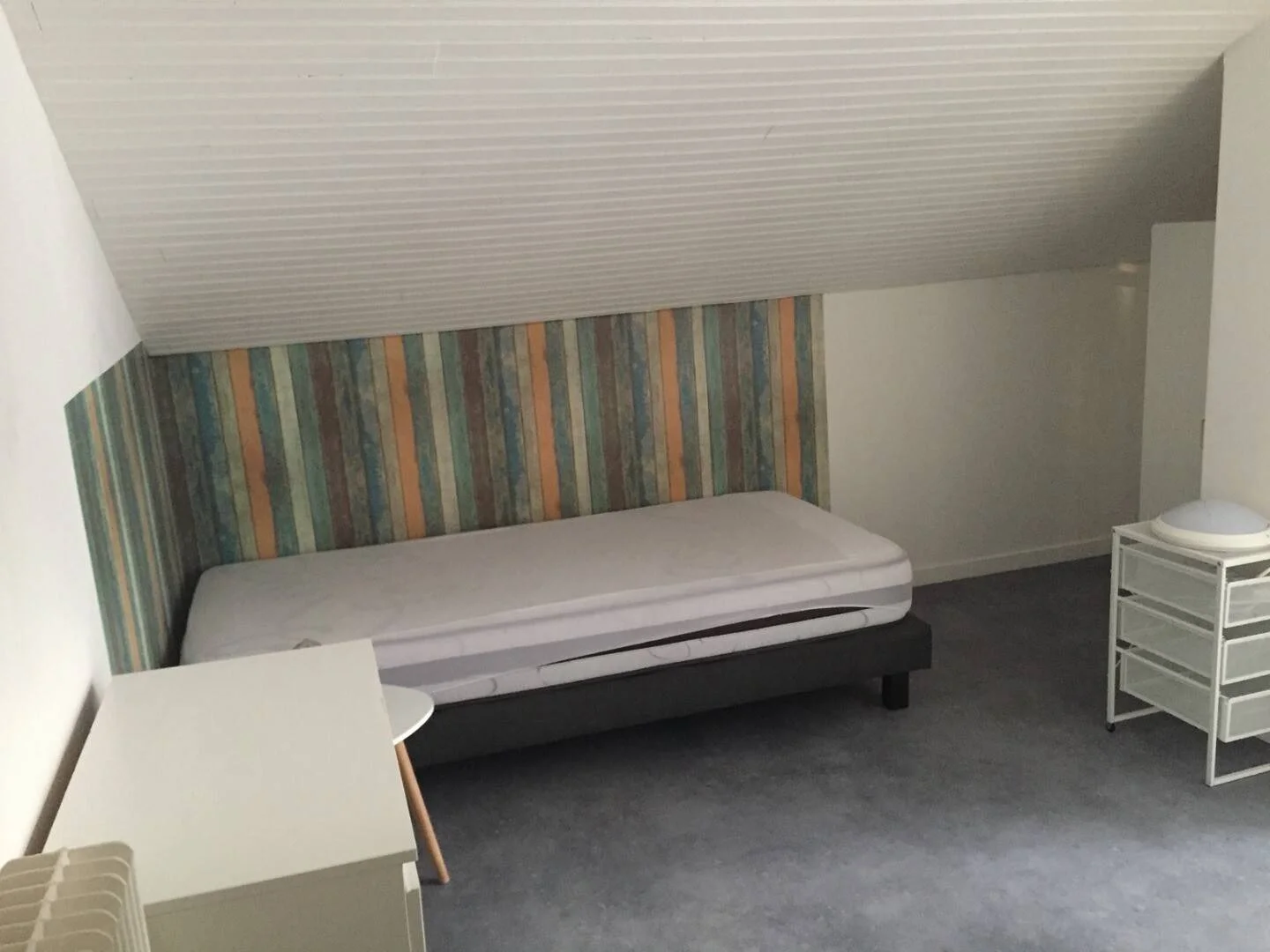 Economical student room with convenient location in 