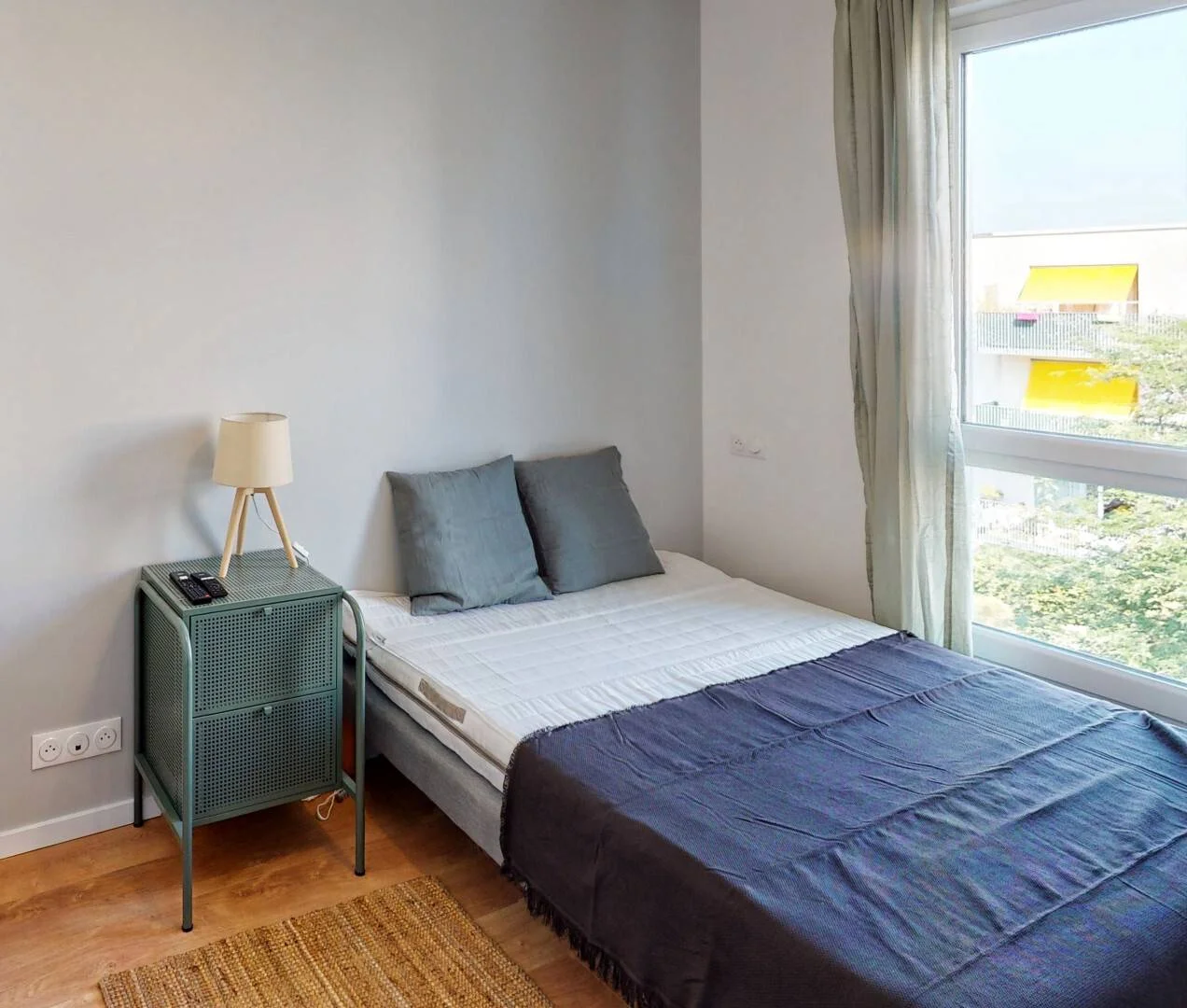 'de öğrenci dairesinde, tamamen mobilyalı kiralık oda