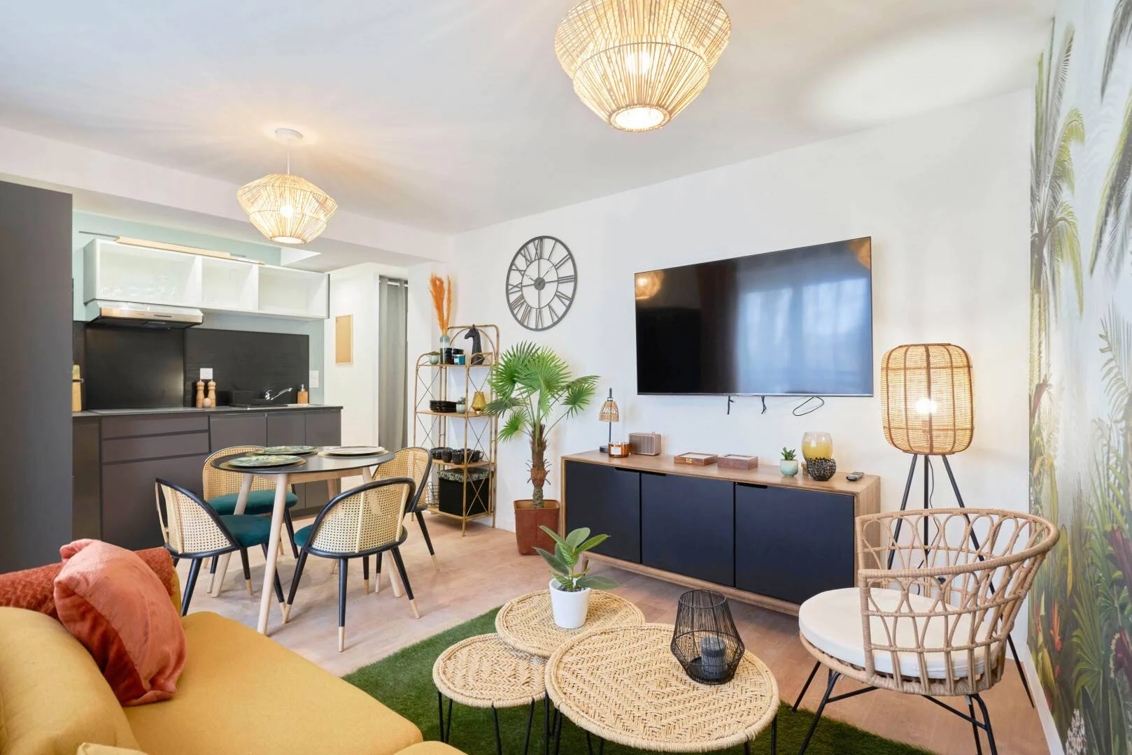 Quarto para alugar em apartamento de estudantes em , totalmente mobilado