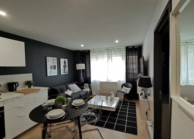 Quarto para alugar num apartamento partilhado em Troyes