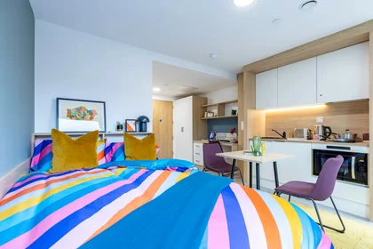Privatzimmer in der 8 Grove Cres Rd, London E15 1NZ, United Kingdom, bild 1 von 20