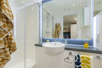 Privatzimmer in der 8 Grove Cres Rd, London E15 1NZ, United Kingdom, bild 14 von 20