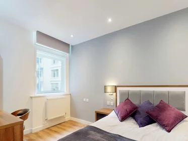 Private room at 34 Hyde Terrace, Woodhouse, Leeds LS2 9LE, UK, image 1 of 6