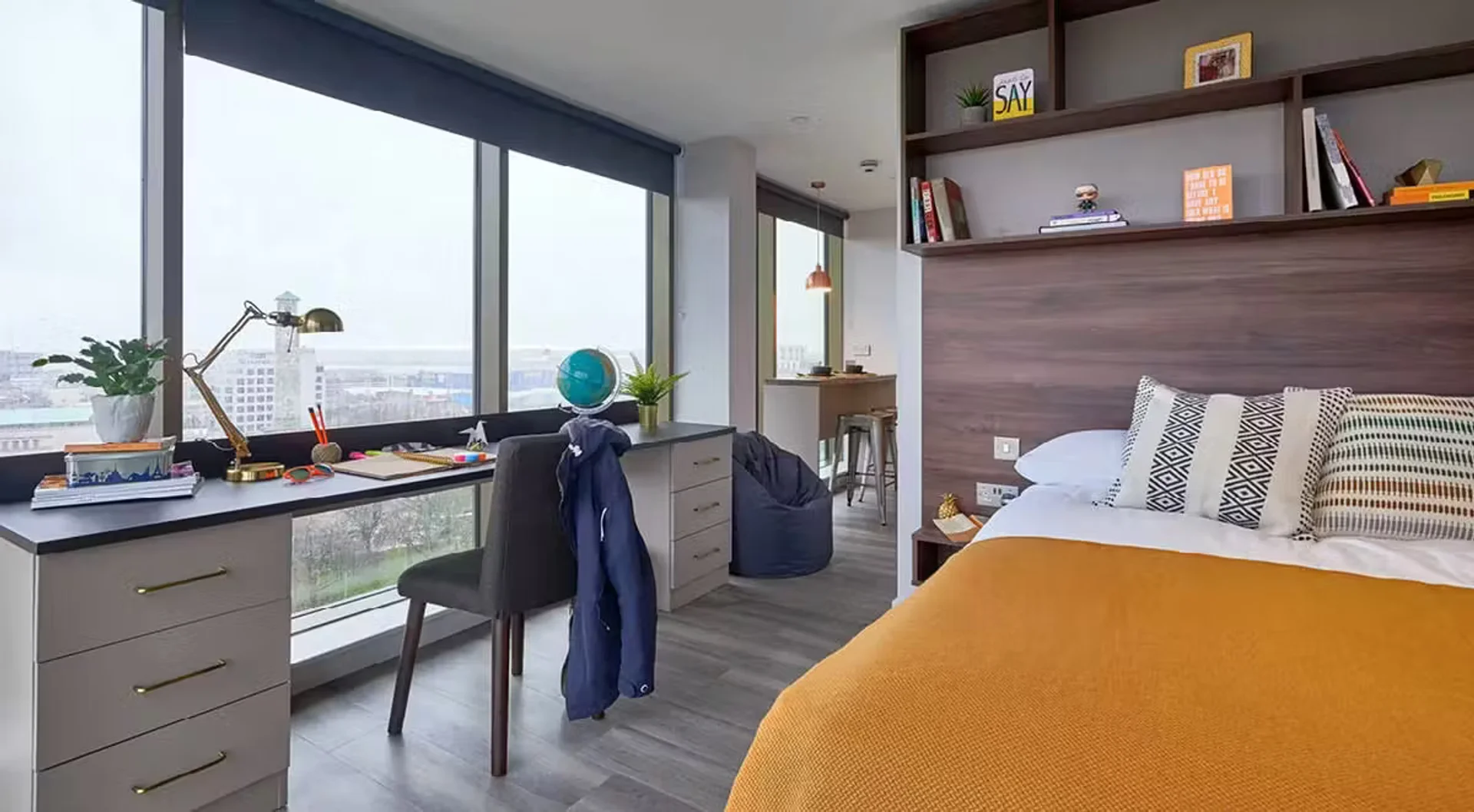 Functional student room perfect for studying in 