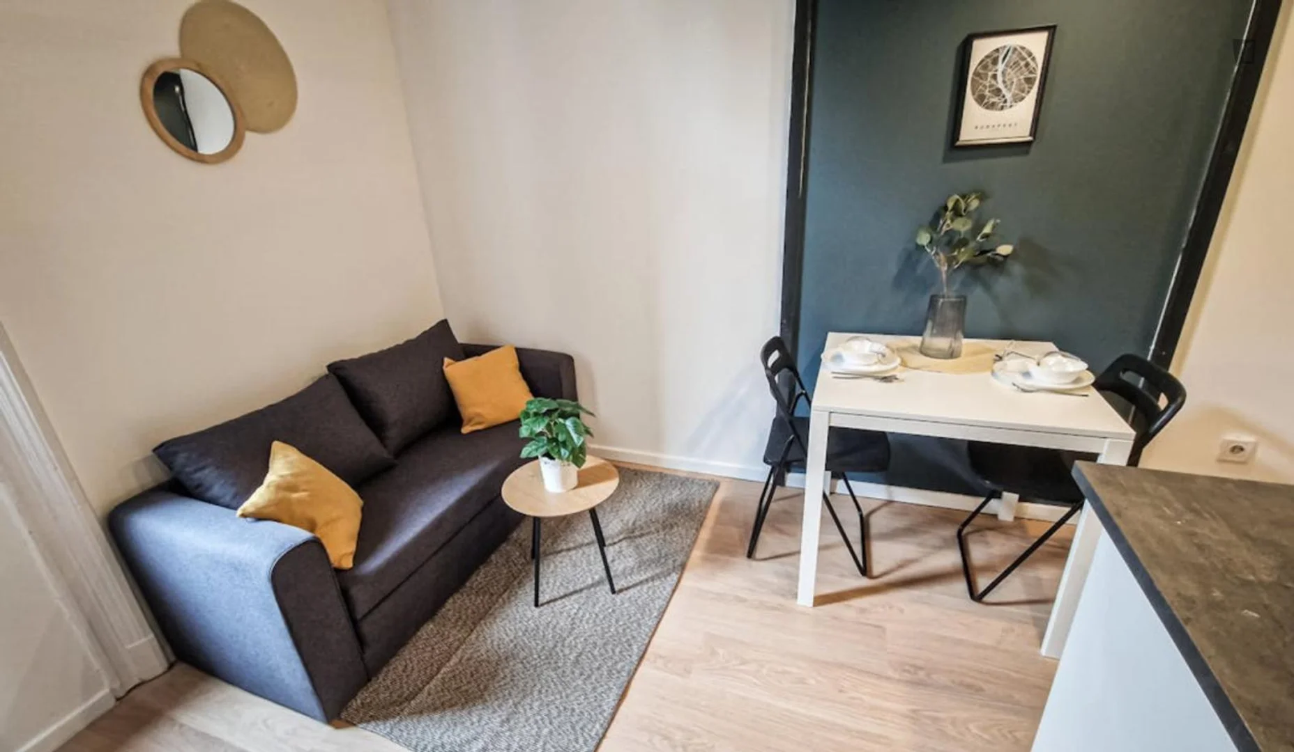 Studio moderne pour étudiants avec toutes les commodités dans 