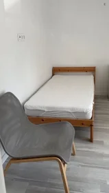Habitación privada en Rua Amendoeiras, imagen 1 de 6