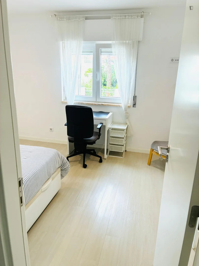 位于的学生公寓，明亮通风，交通便利