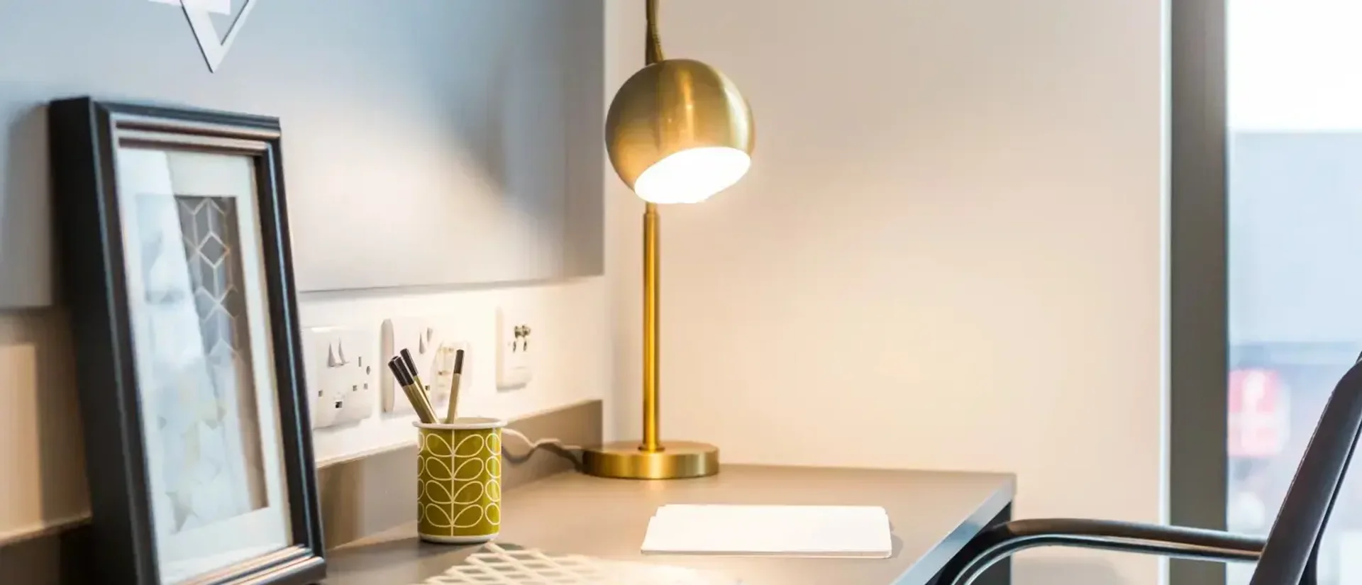 位于的简约风格学生工作室，布局高效