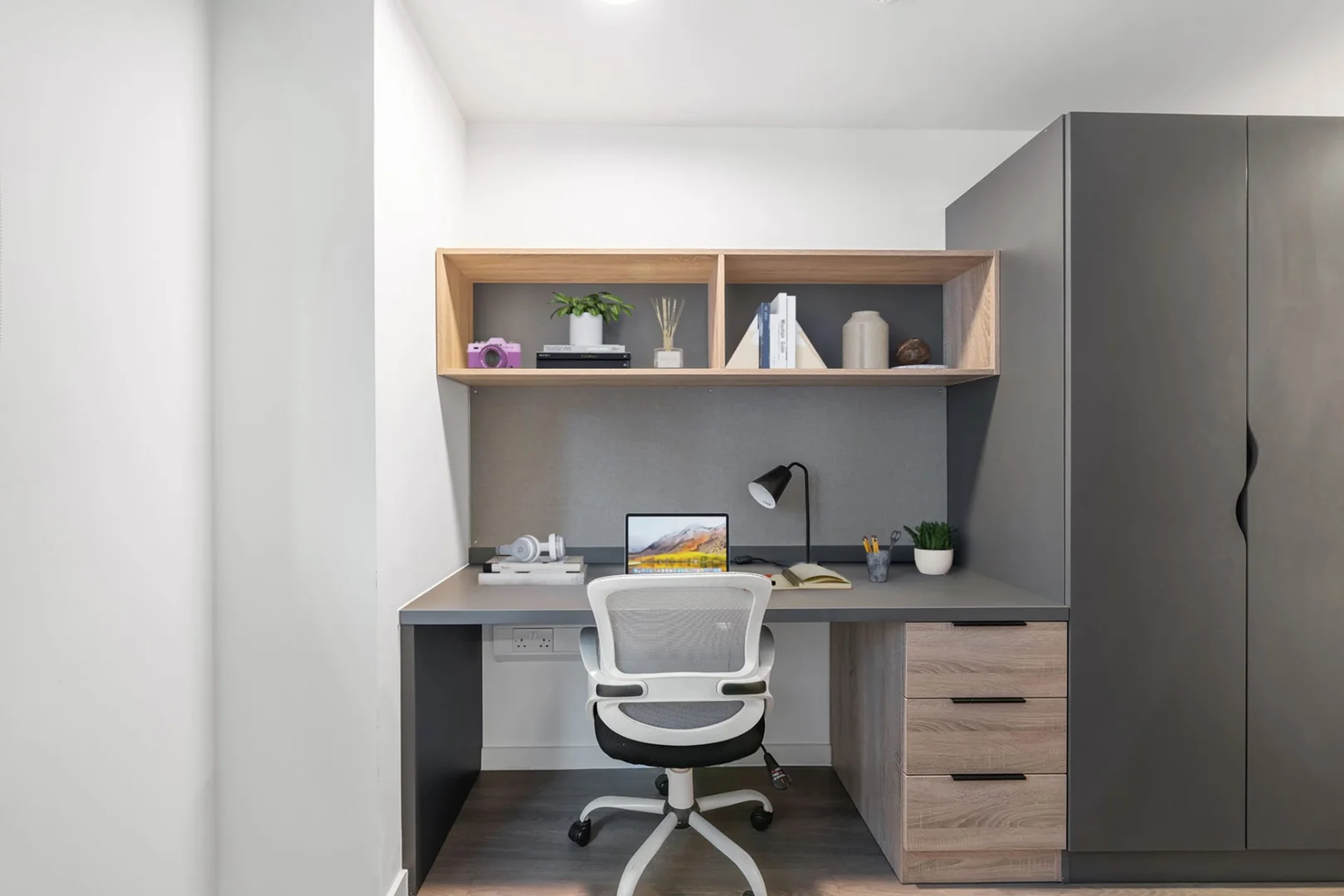 Confortevole e spaziosa stanza per studenti in 