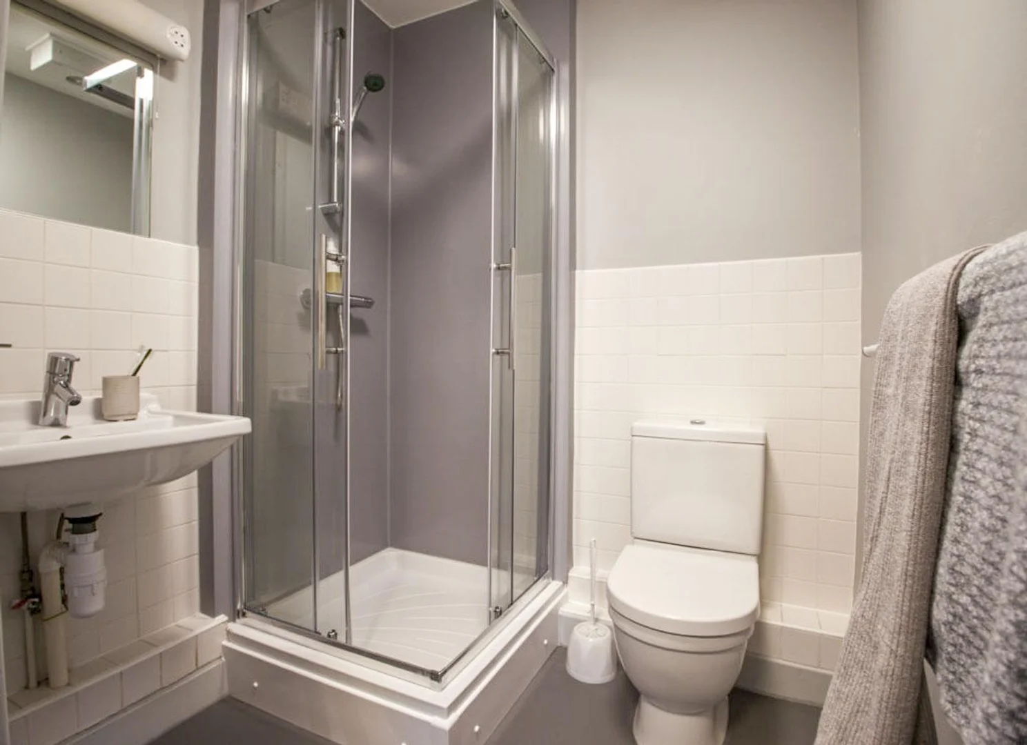 设施齐全的现代化学生单间公寓