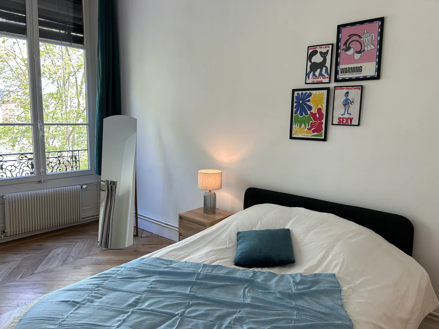 Funktionelles Studentenzimmer perfekt zum Studieren in