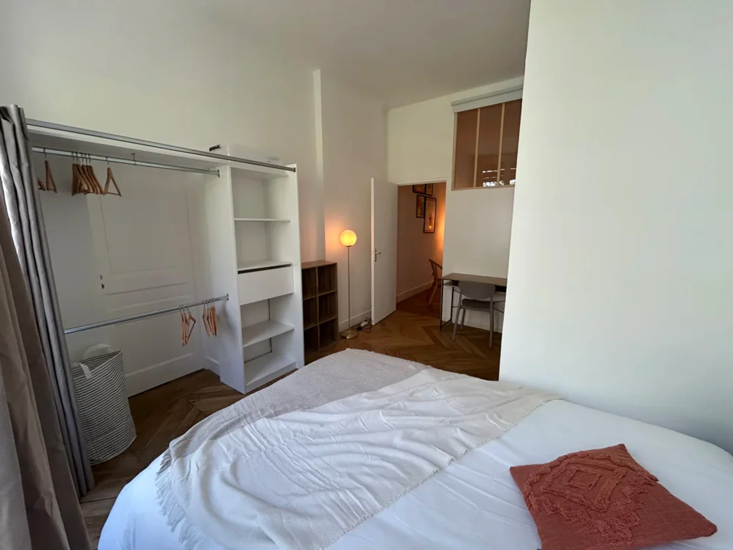 Budget-friendly student room close to campus in 