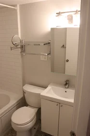 Gesamte Unterkunft im Wohnheim in der 320, Warren St., Unit 2, Roxbury, Boston, MA, 02119, bild 2 von 31