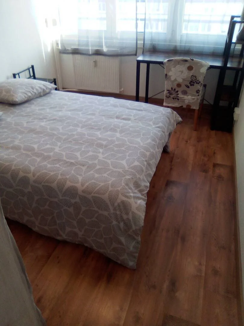 Habitación estudiantil económica con ubicación conveniente en 