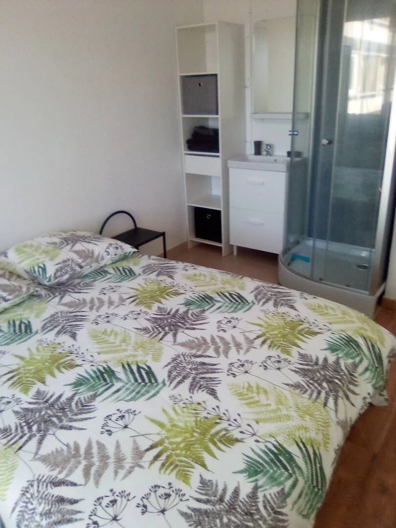 Habitación asequible para estudiantes con buena iluminación en 
