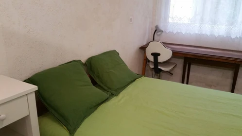 Zimmer mit Doppelbett zu vermieten La-rochelle