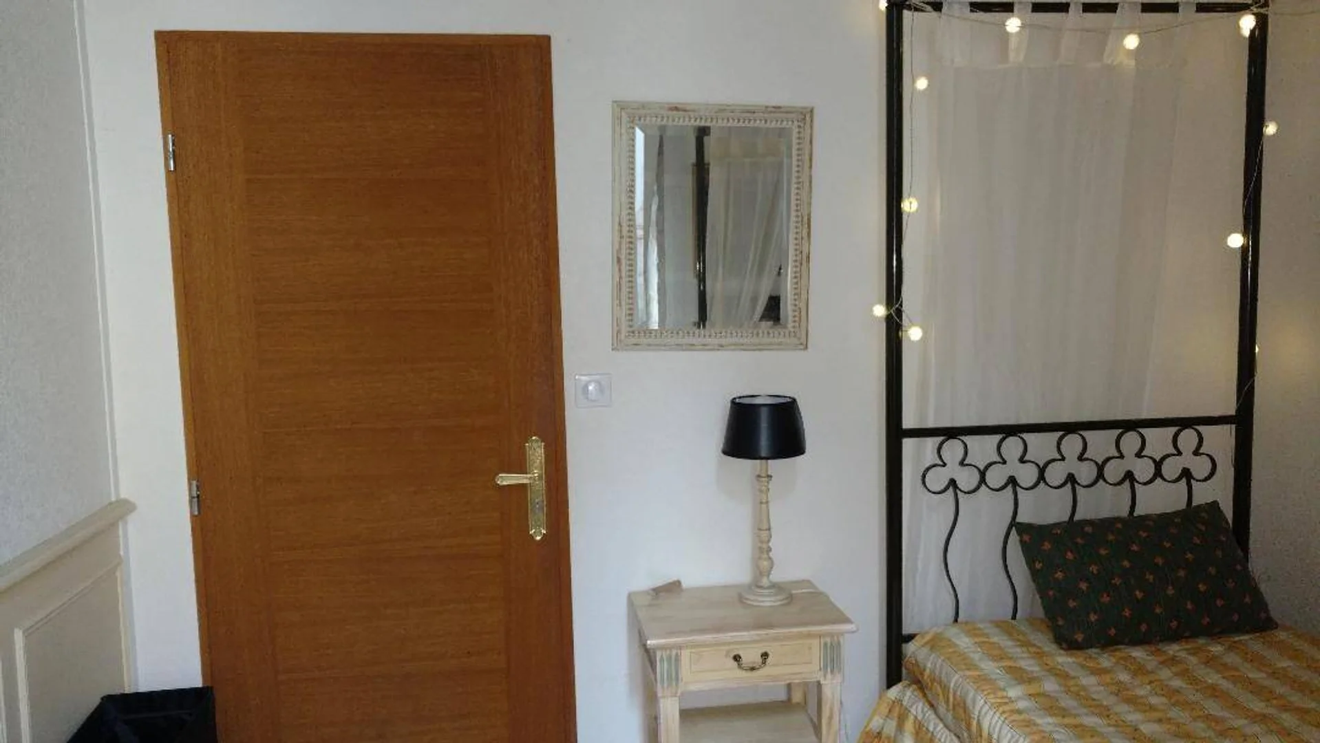 Chambre à louer dans un appartement d'étudiant à , entièrement meublée