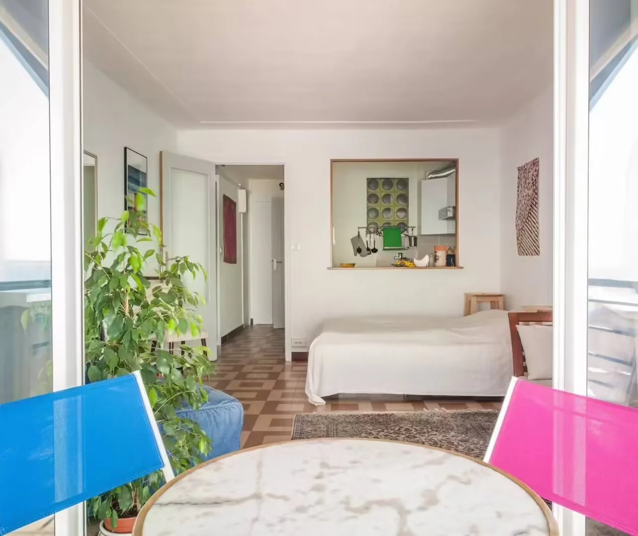 Student-friendly room in  with modern amenities