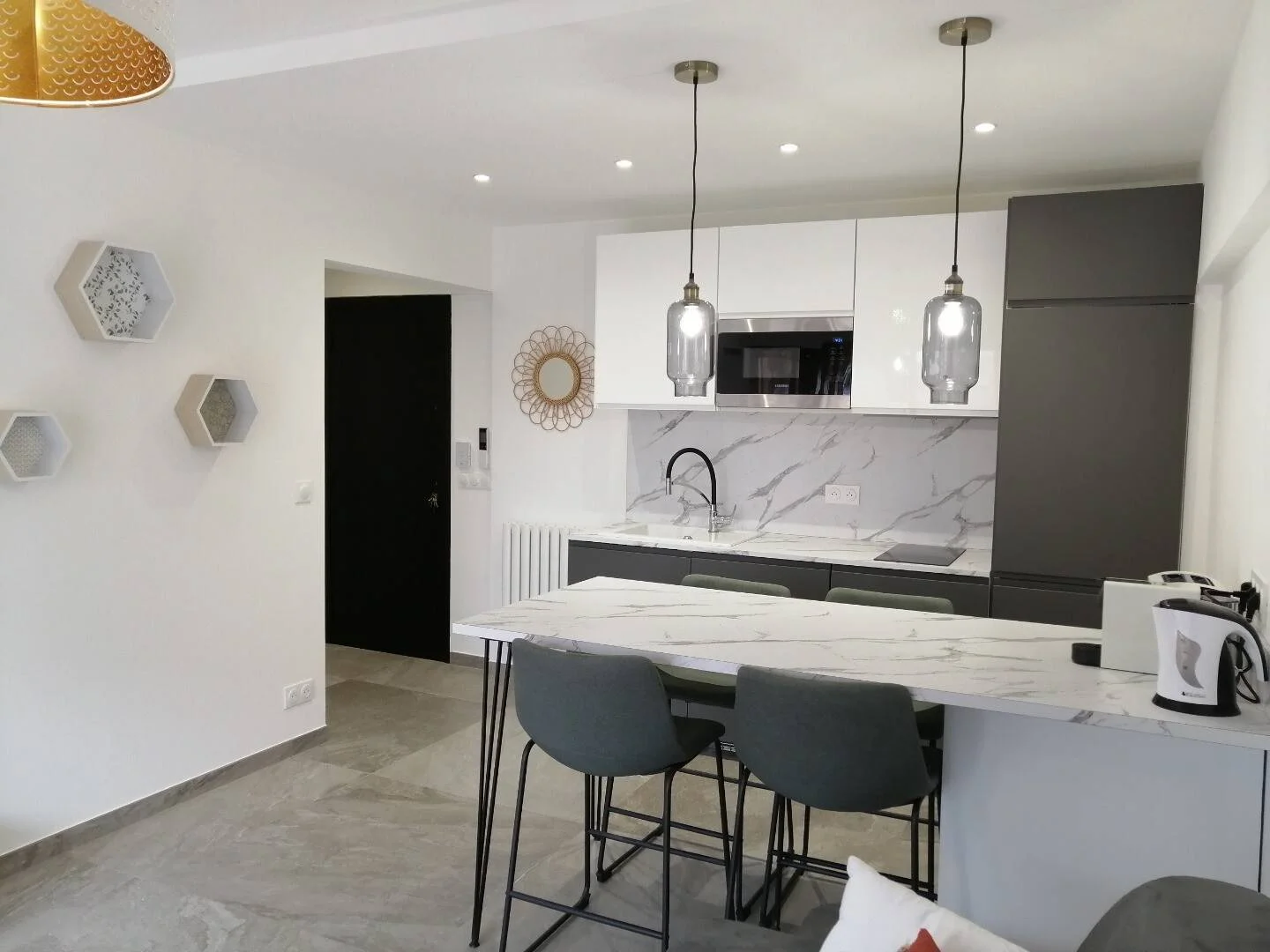 Economical student room with convenient location in 